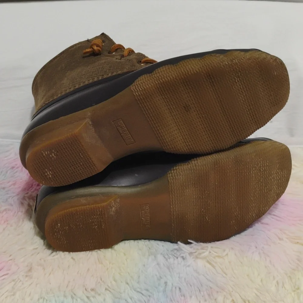 (X-102) SALE! Sperry Saltwater Duck Boots Sz.8 Hardly Worn